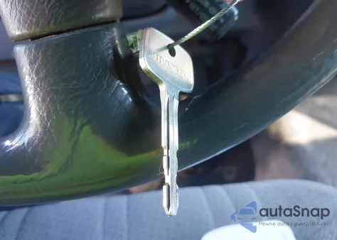 2002 Toyota Tundra Sr5 V8 from USA, damaged, VIN 5TBBT44152S251194